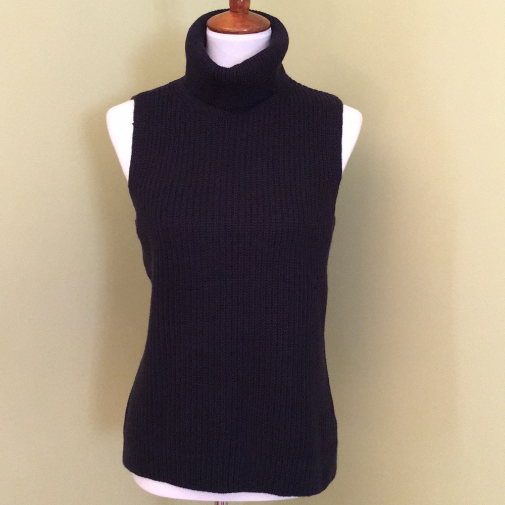Abercrombie & Fitch Sleeveless Knit Turtleneck